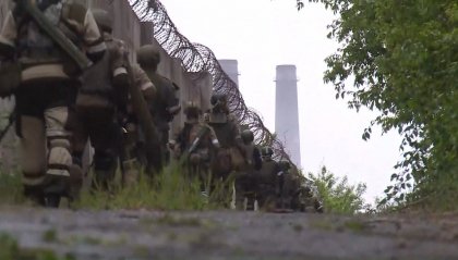 'Il Donbass un inferno", Kiev ordina la resa di Azovstal
