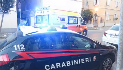 Rimini: si sporge dal balcone dopo fine relazione, Carabinieri lo fanno desistere