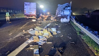 Rimini: tamponamento tra camion in A14, morto un 40enne [fotogallery]