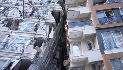 Terremoto Turchia-Siria: oltre 11.700 vittime, Vigili del Fuoco salvano due ragazzi