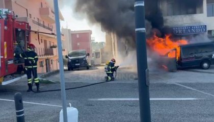 Auto in fiamme a Cailungo: nessun ferito tra gli occupanti [Fotogallery]