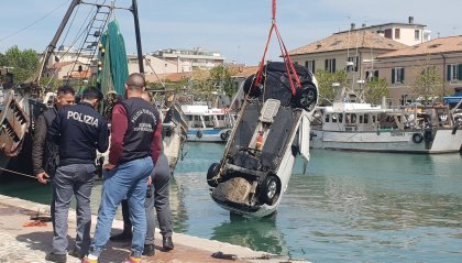 Rimini: auto finisce nel porto. Inutili i tentativi di salvare il conducente. Probabile suicidio