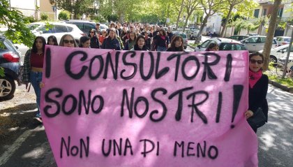 Aborto: presidio di fronte al consultorio di Rimini