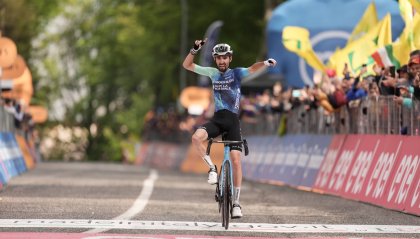 Giro: Paret-Peintre vince 10ª tappa, Pogacar resta in rosa