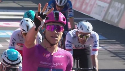Giro d'Italia: tripletta di Jonathan Milan