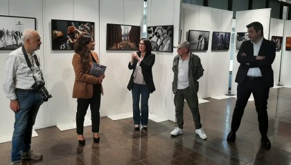 Inaugurata in Assemblea legislativa la mostra “Nuovo Cinema Adriatico” dei fotografi riminesi Paritani