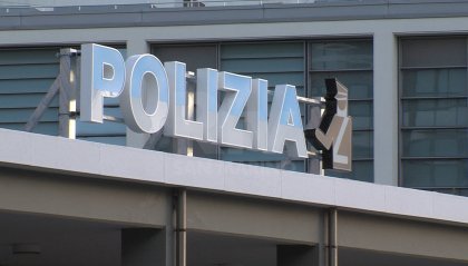 Rimini: aggredisce il padre con stampelle e forbici, arrestato 19enne
