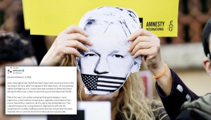 Julian Assange è (quasi) libero