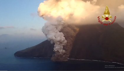Allerta rossa per il vulcano Stromboli [video]