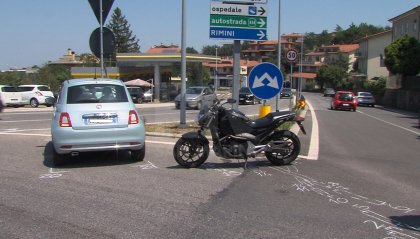 Borgo Maggiore: mamma e figlia sulla moto contro Fiat 500, per loro ferite lievi