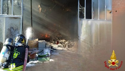 Ferrara: incendio alla fabbrica di plastica, grave uno dei feriti