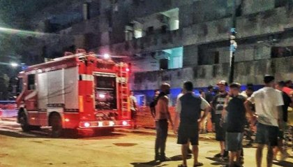 Crolla un ballatoio a Scampia: due morti e 13 feriti di cui 7 bambini