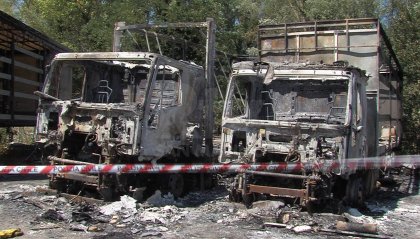 Ercolani Trasporti: fiamme partite da un vano motore danneggiano cinque mezzi