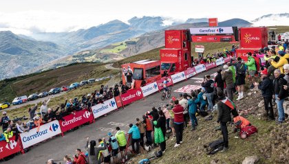 Vuelta: doppietta di Dunbar. Roglic a un passo dal successo finale