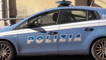 Rimini, aggrediscono anziano vicino di casa con un coltello: arrestati padre e figlio