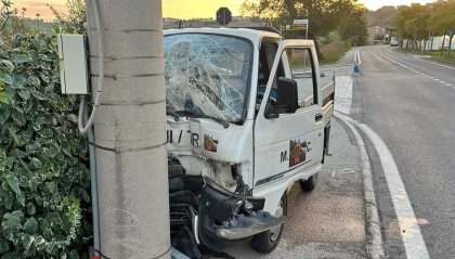 Furgoncino si schianta ad Acquaviva, 76enne in prognosi riservata