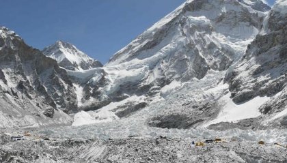 L'Everest continua a crescere