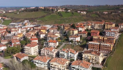 Si fingono agenti, simulando indagini e blocchi bancari: tentata truffa ad amministratori di condominio