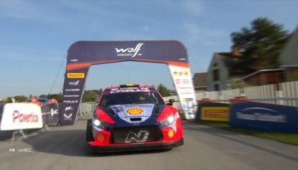 Thierry Neuville sempre al comando del Rally dell'Europa Centrale