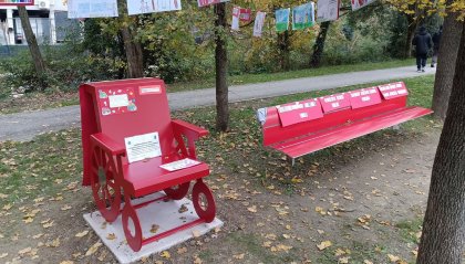 Un gesto che parla di uguaglianza, rispetto e sensibilità: inaugurato il "Simulacro della Sedia a Rotelle Rossa" al Parco Ausa di Dogana