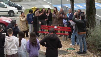 Eliminazione delle violenze contro le donne: nuove panchine rosse nel Castello di Acquaviva