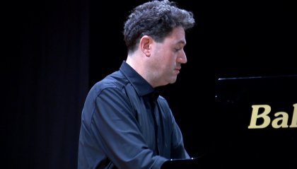 Francesco Salinari incanta al Teatro Titano: un concerto per i 10 anni dell'Associazione Batticinque