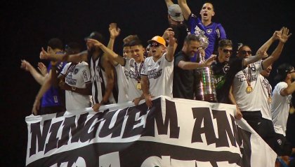 Il Botafogo festeggia la Copa Libertadores per le vie di Rio