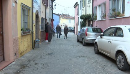 Tentato strangolamento a Rimini: arrestata 34enne per maltrattamenti alla madre