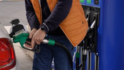 Carburanti alle stelle: benzina e diesel in rialzo, rincari record anche sulle bollette