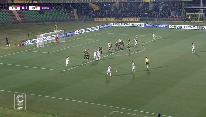 La Ternana ribalta la Vis Pesaro (2-1) ed è seconda da sola