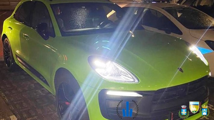 Porsche con targa straniera falsa: confiscata da Polizia Locale, 'Fenomeno  in crescita